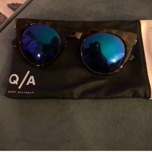 Quay tortoise shell frame